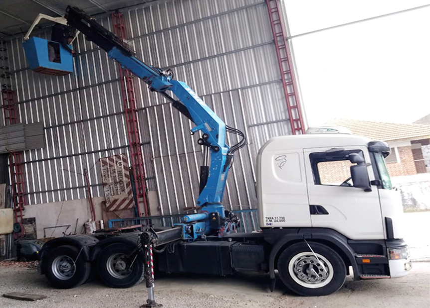 Tractor con Hidrogrúa Scania Atlas