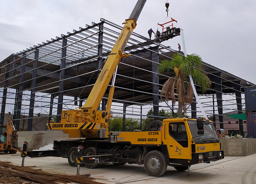 GRUA 25 Ton. QY25K
